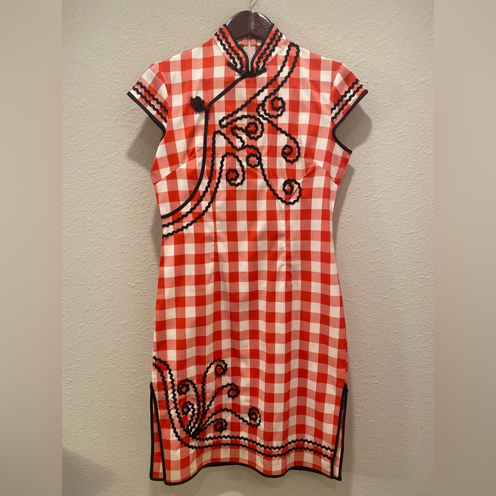 Asian Style dress Chinese Dress Qipao Red color and black accent